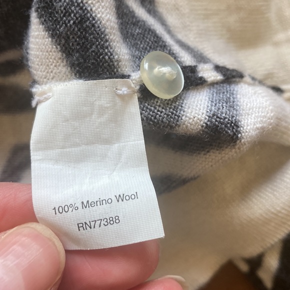 J Crew 100% merino wool classic zebra print cardigan. Size Med. - Picture 4 of 4